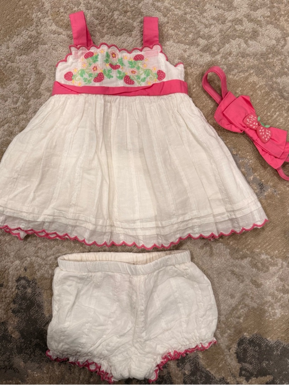Shabby Chic White and Pink Baby Outfit with Embroidery 0-3Months
